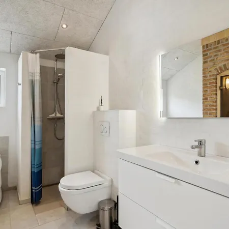 Дом отдыха Five-bedroom In Haderslev