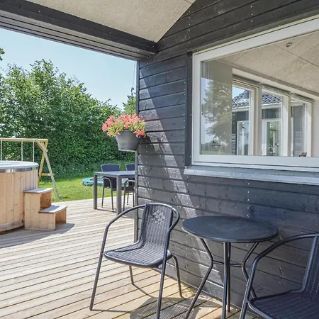 Five-bedroom In Haderslev