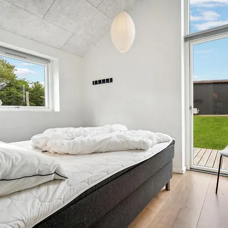 Дом отдыха Five-bedroom In Haderslev