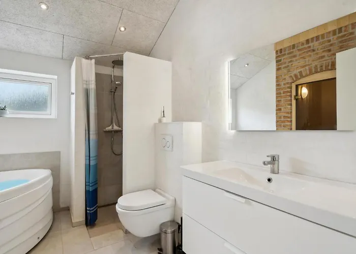 Holiday home Five-bedroom In