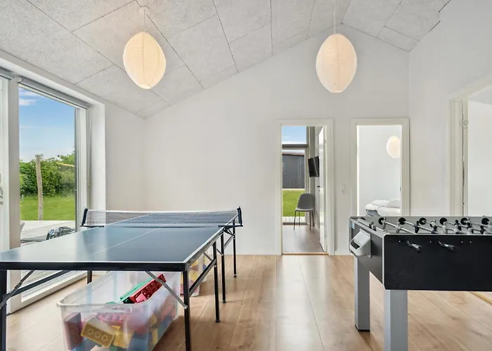 Holiday home Five-bedroom In