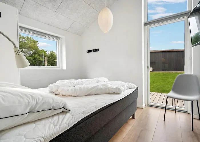 Holiday home Five-bedroom In